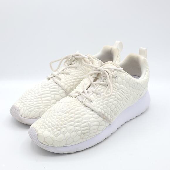 Nike Roshe One DMB QS Rosherun Triple White 824286-100 women's size 7 - Picture 1 of 9